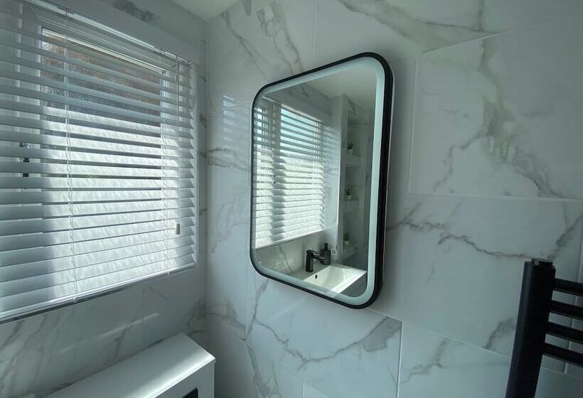 レジデンス Lovely Refurbished 3 Bed House In Liverpool