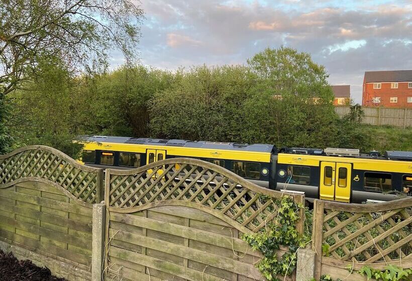 レジデンス Lovely Refurbished 3 Bed House In Liverpool