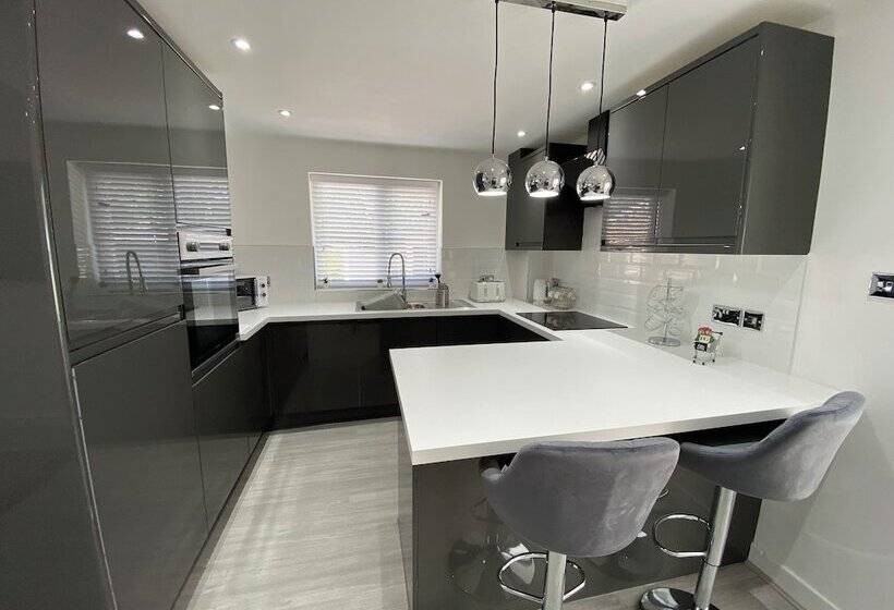 レジデンス Lovely Refurbished 3 Bed House In Liverpool