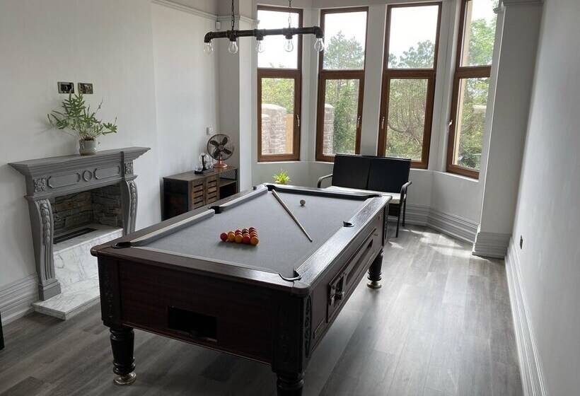 إقامة Seaside Retreat At Port Talbot