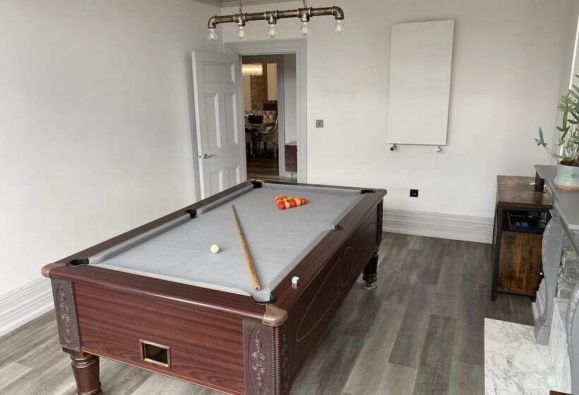 إقامة Seaside Retreat At Port Talbot