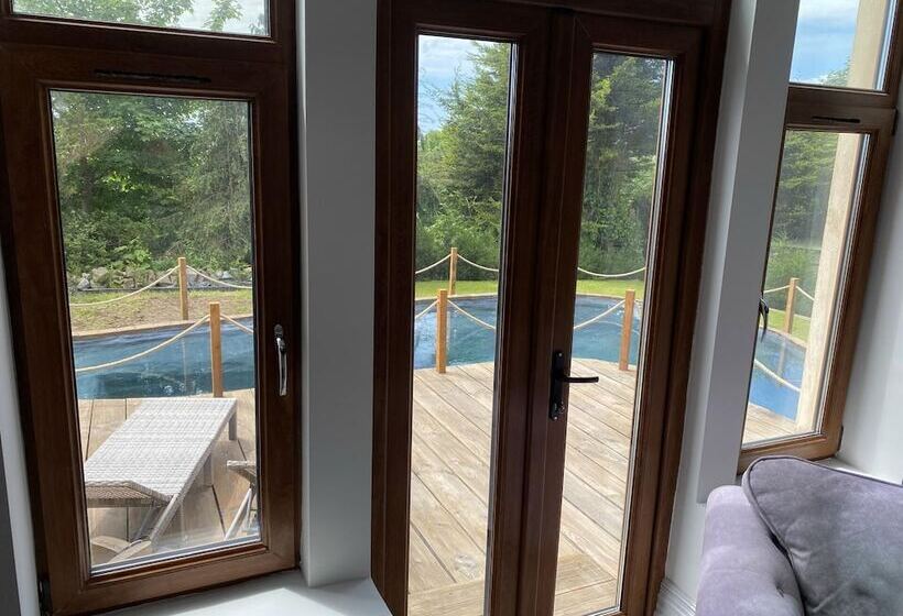 إقامة Seaside Retreat At Port Talbot