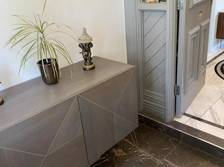 إقامة Seaside Retreat At Port Talbot