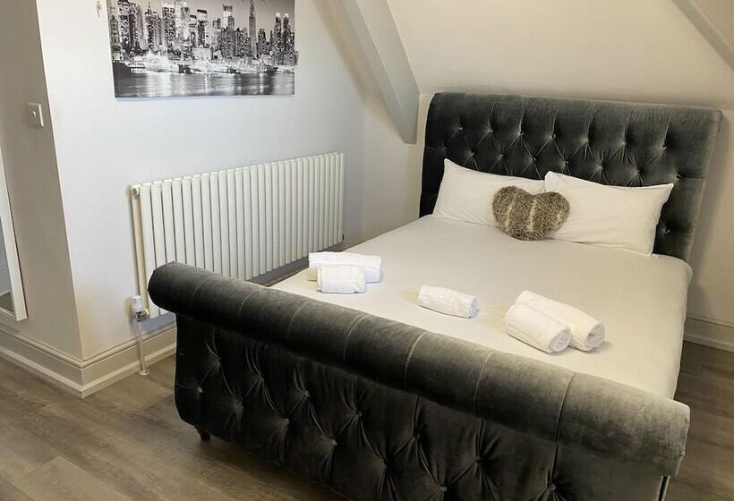 إقامة Seaside Retreat At Port Talbot