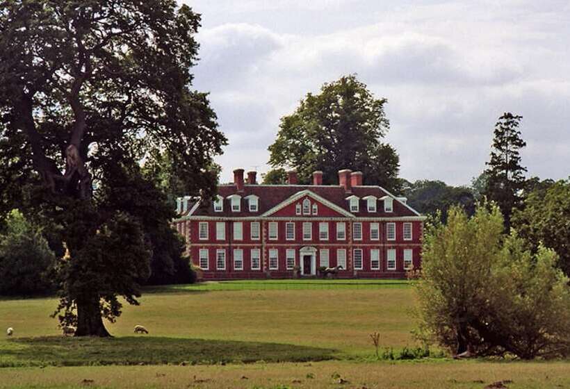 Резиденция Tranquil Elm Lodge Escape In Canterbury