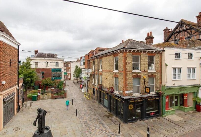 Резиденция Tranquil Elm Lodge Escape In Canterbury