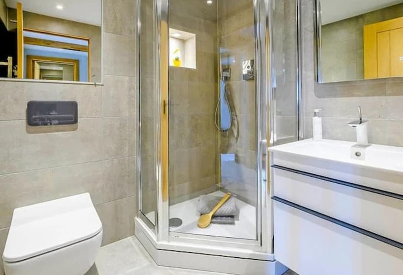 Резиденция Tranquil Elm Lodge Escape In Canterbury