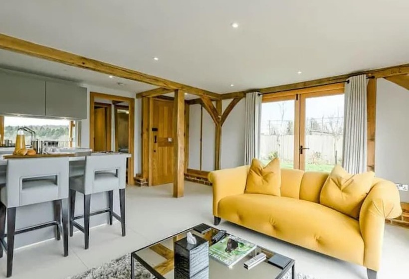 Резиденция Tranquil Elm Lodge Escape In Canterbury