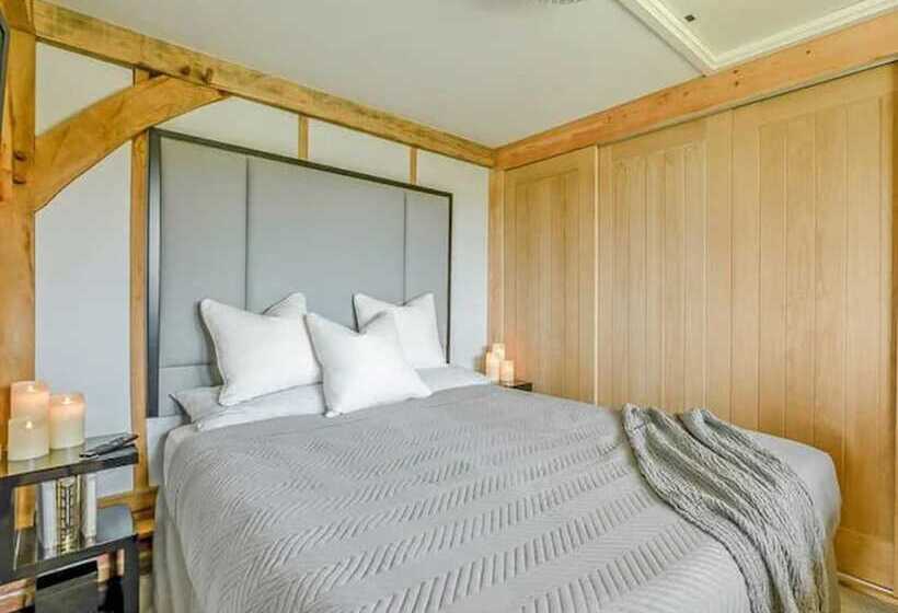 Резиденция Tranquil Elm Lodge Escape In Canterbury