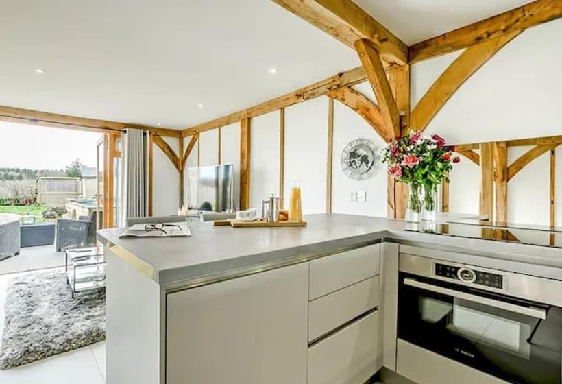 Резиденция Tranquil Elm Lodge Escape In Canterbury