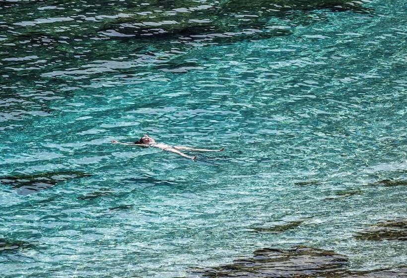 אתר נופש Alia Andros