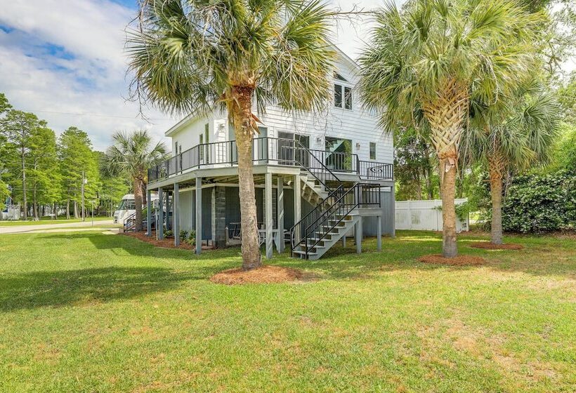 New Bern Home W/ Water View ~ 6 Mi To Downtown!