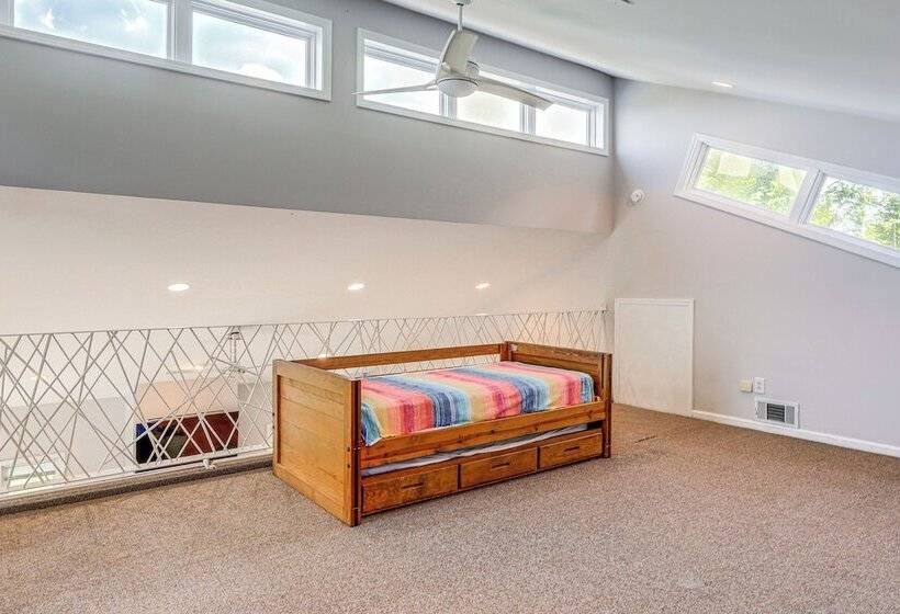 New Bern Home W/ Water View ~ 6 Mi To Downtown!