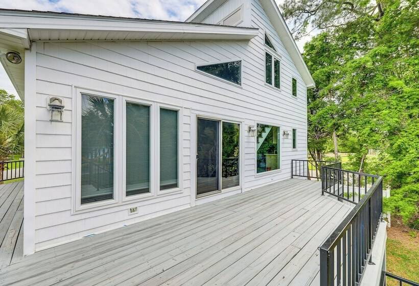 New Bern Home W/ Water View ~ 6 Mi To Downtown!