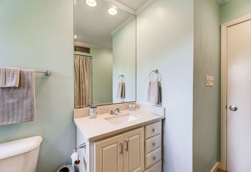 New Bern Home W/ Water View ~ 6 Mi To Downtown!