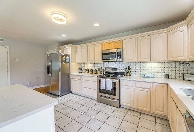 New Bern Home W/ Water View ~ 6 Mi To Downtown!