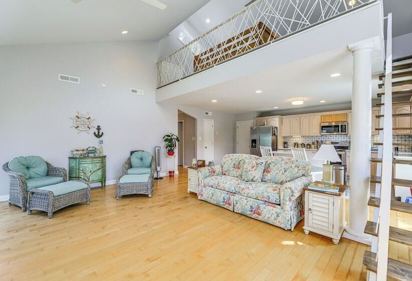 New Bern Home W/ Water View ~ 6 Mi To Downtown!