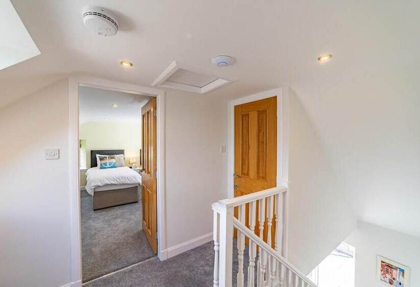 Riverside Retreat In Dumfries