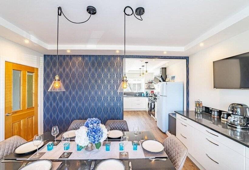 Riverside Retreat In Dumfries