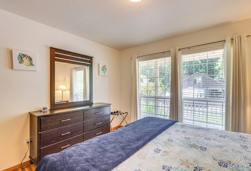 Rockaway Beach Home W/ Hot Tub: Half Mi To Beach!