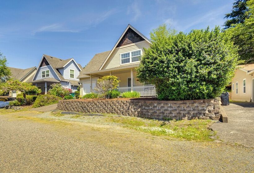 Rockaway Beach Home W/ Hot Tub: Half Mi To Beach!