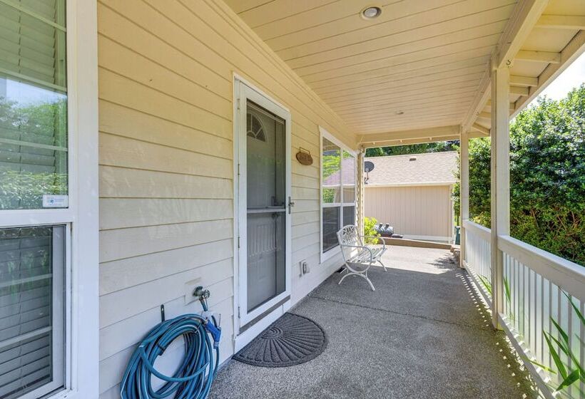 Rockaway Beach Home W/ Hot Tub: Half Mi To Beach!