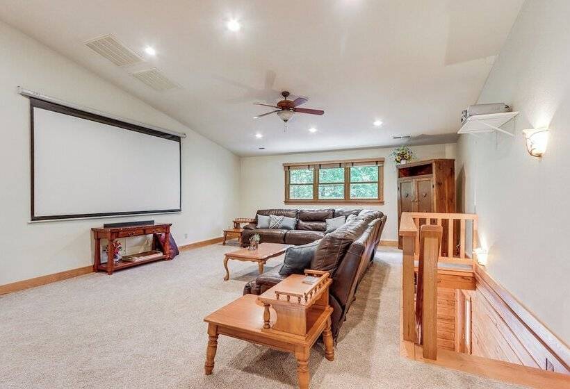 Rogers Cabin On 17 Acres W/ Wraparound Deck!