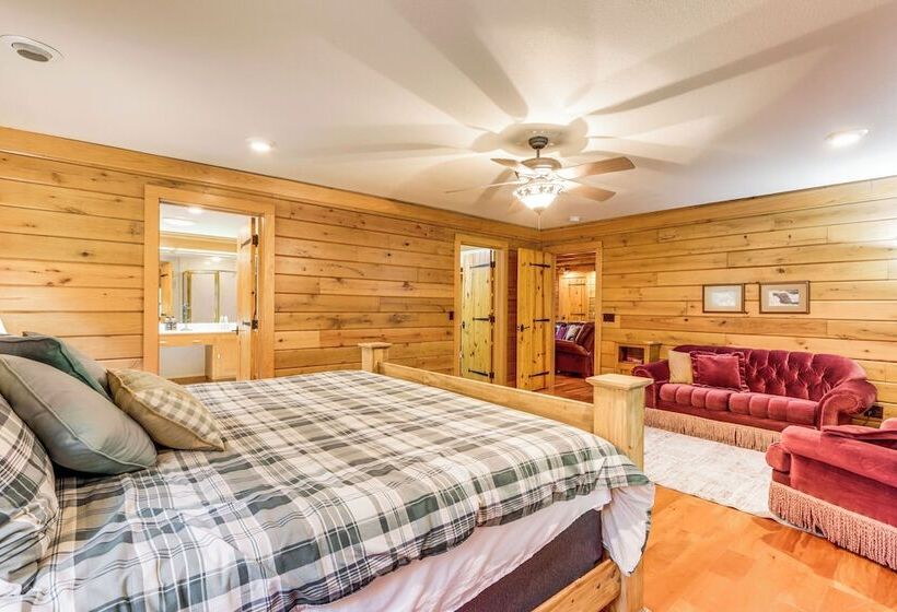 Rogers Cabin On 17 Acres W/ Wraparound Deck!