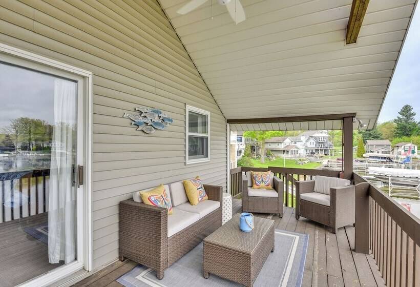 Rome City Lake House W/ Dock + Waterfront Views!