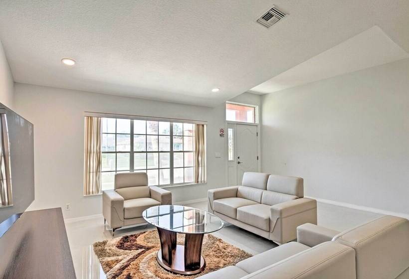 Royal Palm Beach Retreat ~ 13 Mi To Beach!