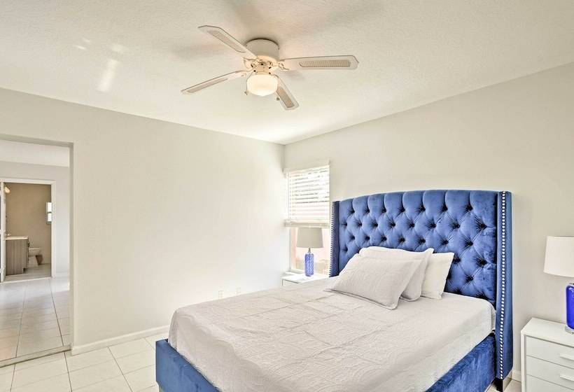 Royal Palm Beach Retreat ~ 13 Mi To Beach!