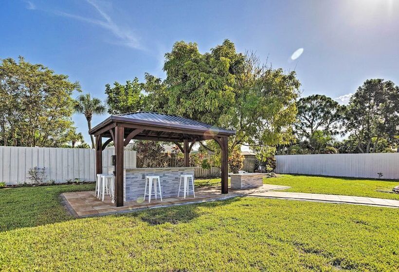 Royal Palm Beach Retreat ~ 13 Mi To Beach!