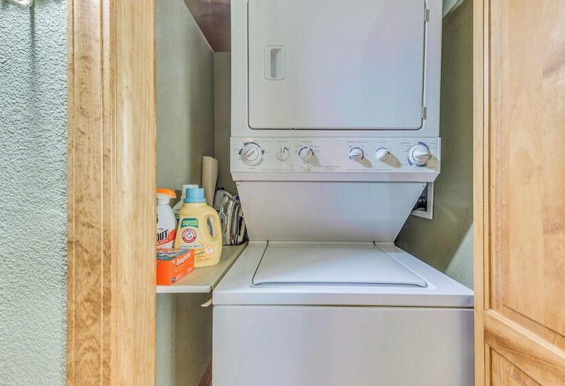 Rustic Cloudcroft Cabin W/ Spacious Deck & Grill!