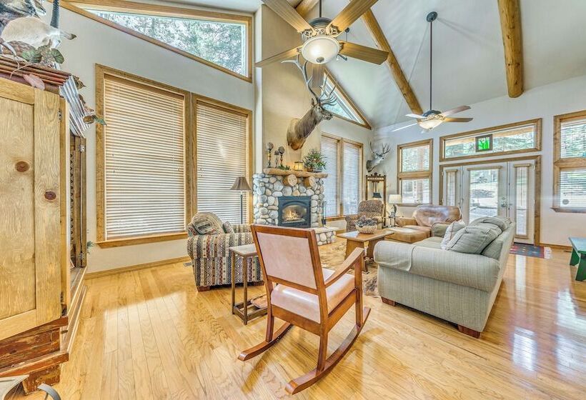 Rustic Cloudcroft Cabin W/ Spacious Deck & Grill!