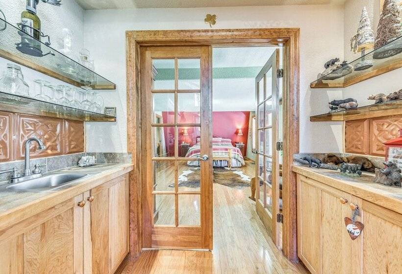 Rustic Cloudcroft Cabin W/ Spacious Deck & Grill!