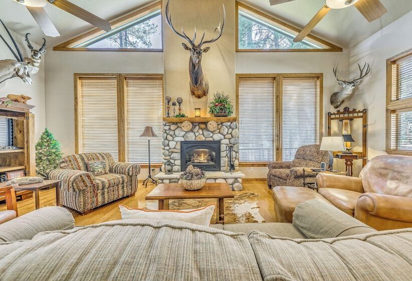 Rustic Cloudcroft Cabin W/ Spacious Deck & Grill!