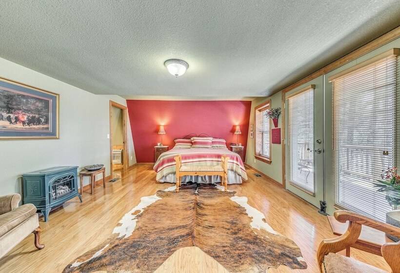 Rustic Cloudcroft Cabin W/ Spacious Deck & Grill!