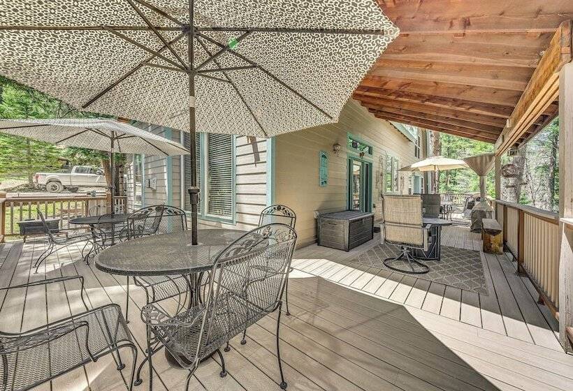 Rustic Cloudcroft Cabin W/ Spacious Deck & Grill!