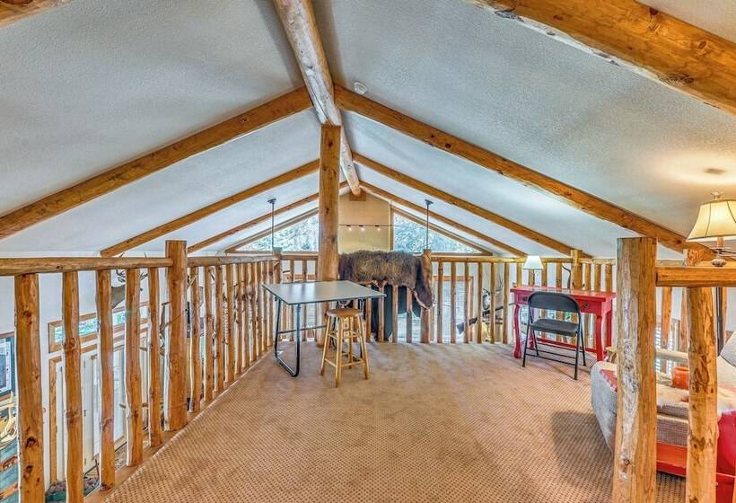 Rustic Cloudcroft Cabin W/ Spacious Deck & Grill!