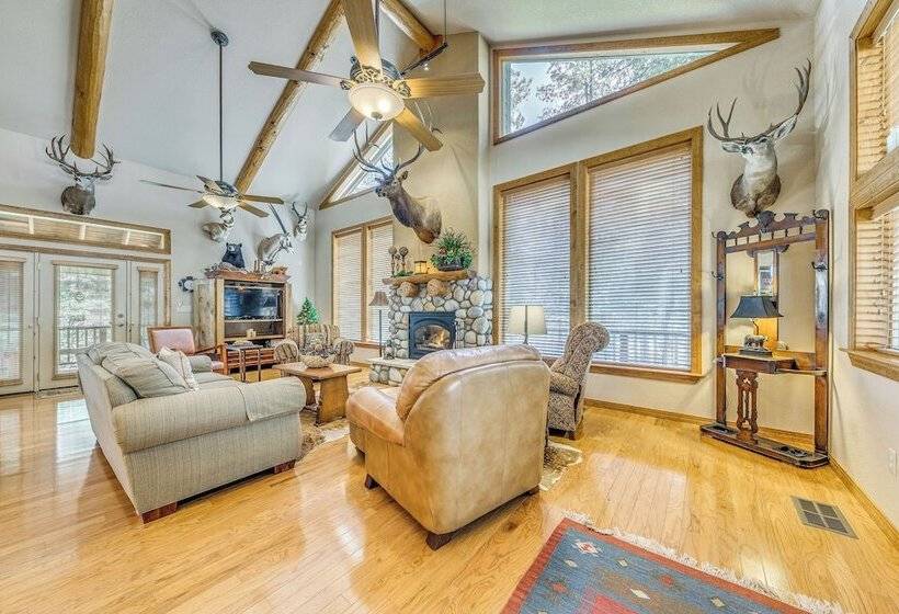 Rustic Cloudcroft Cabin W/ Spacious Deck & Grill!