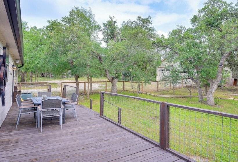 San Marcos Home W/ Fire Pit ~ 10 Mi To Downtown!