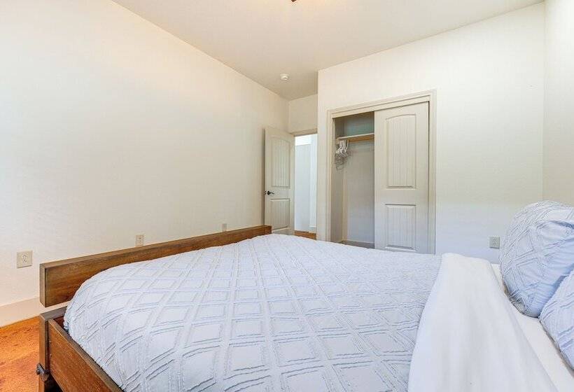 San Marcos Home W/ Fire Pit ~ 10 Mi To Downtown!