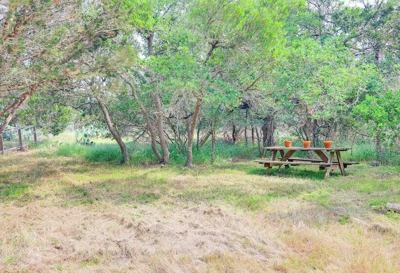 San Marcos Home W/ Fire Pit ~ 10 Mi To Downtown!