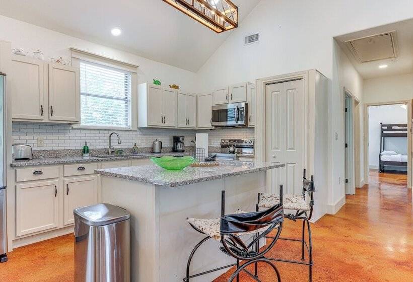 San Marcos Home W/ Fire Pit ~ 10 Mi To Downtown!