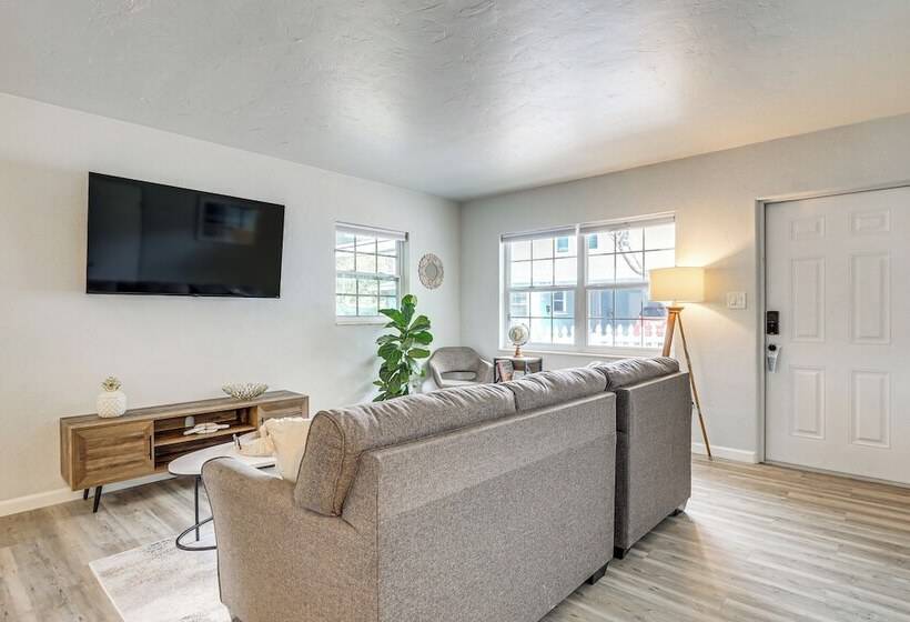 Sarasota Duplex In Gillespie Park: 1 Mi To Dtwn!