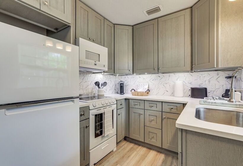 Sarasota Duplex In Gillespie Park: 1 Mi To Dtwn!