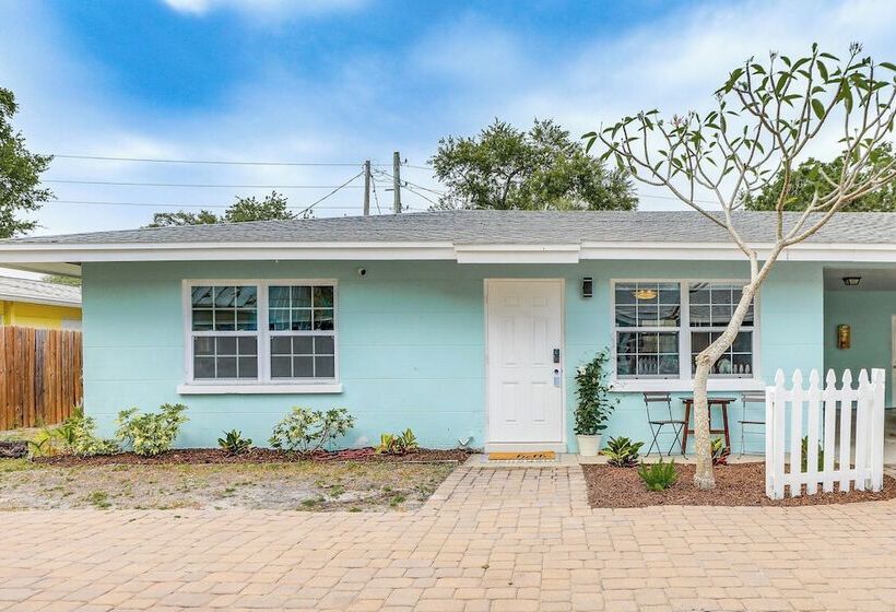 Sarasota Duplex In Gillespie Park: 1 Mi To Dtwn!