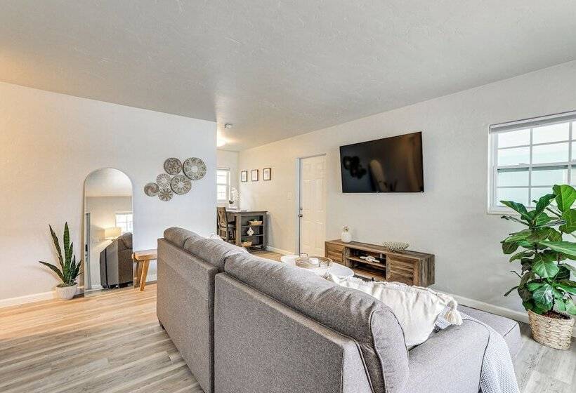 Sarasota Duplex In Gillespie Park: 1 Mi To Dtwn!