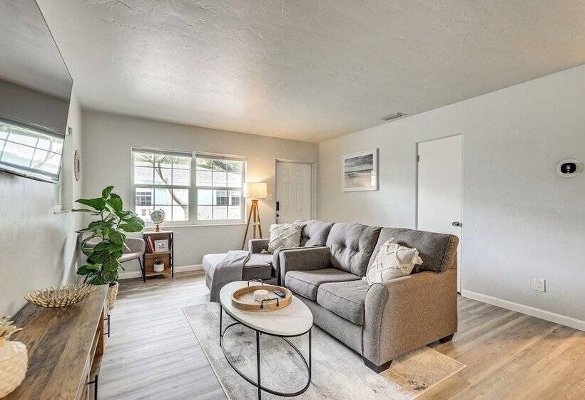 Sarasota Duplex In Gillespie Park: 1 Mi To Dtwn!