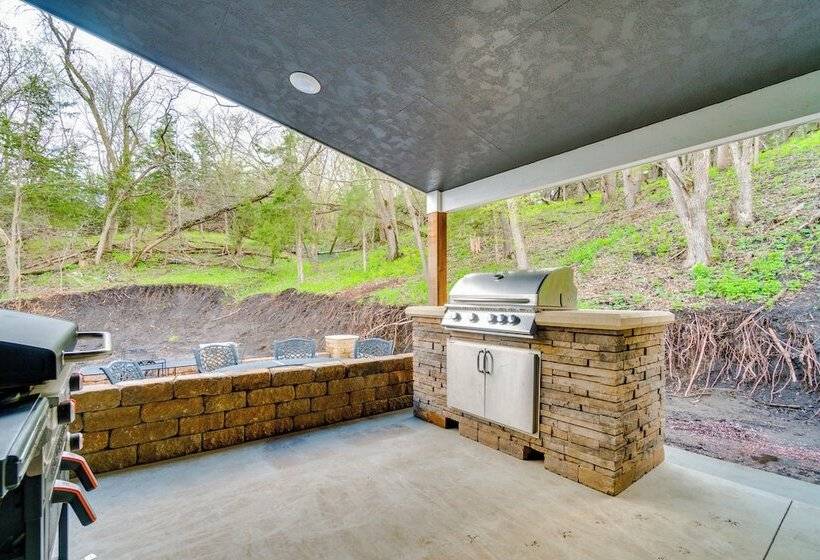 Scenic Yankton Retreat W/ Fire Pit: 1 Mi To Lake!